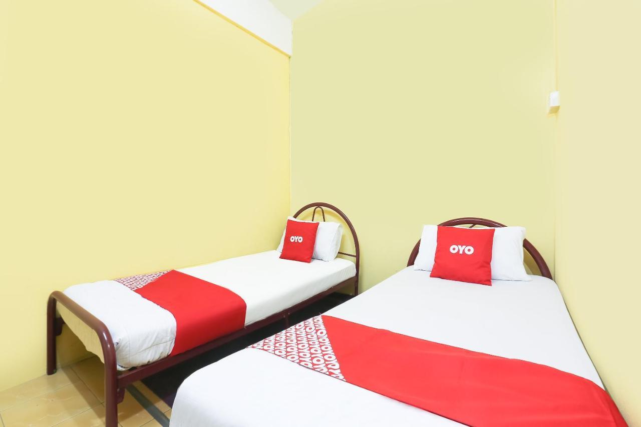 Oyo 90321 Hotel Bajet Sri Manal Tanah Merah  Exterior photo
