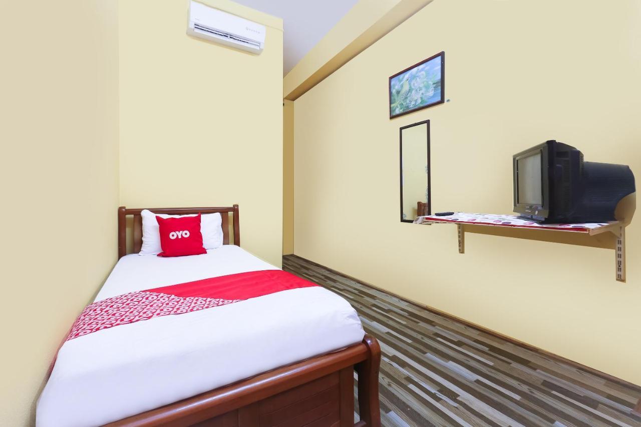 Oyo 90321 Hotel Bajet Sri Manal Tanah Merah  Exterior photo